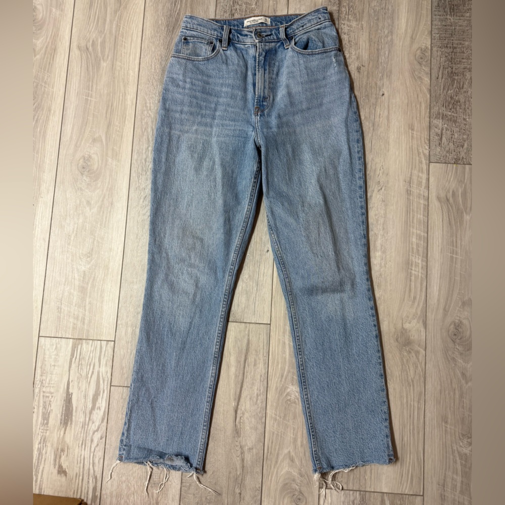 Abercrombie and Fitch The 90’s Straight ultra High Rise 4